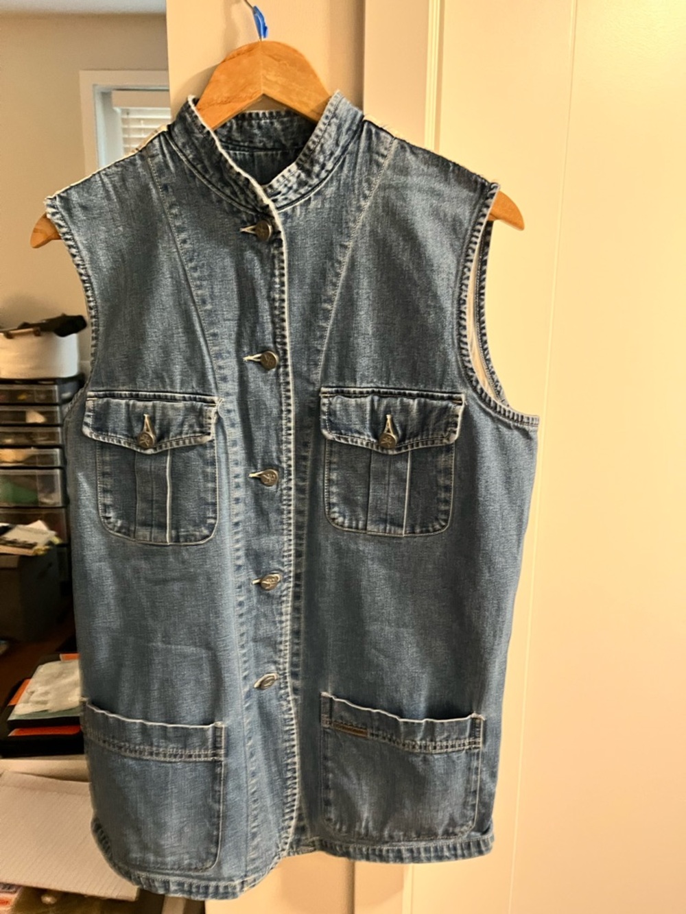 Rare Calvin Klein 100 % Cotton Sleeveless Denim Button-Front Vest in Medium Blue